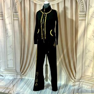 This beautiful BCBGMAXAZRIA jogger you can’t go wrong.  Stylish jogger.